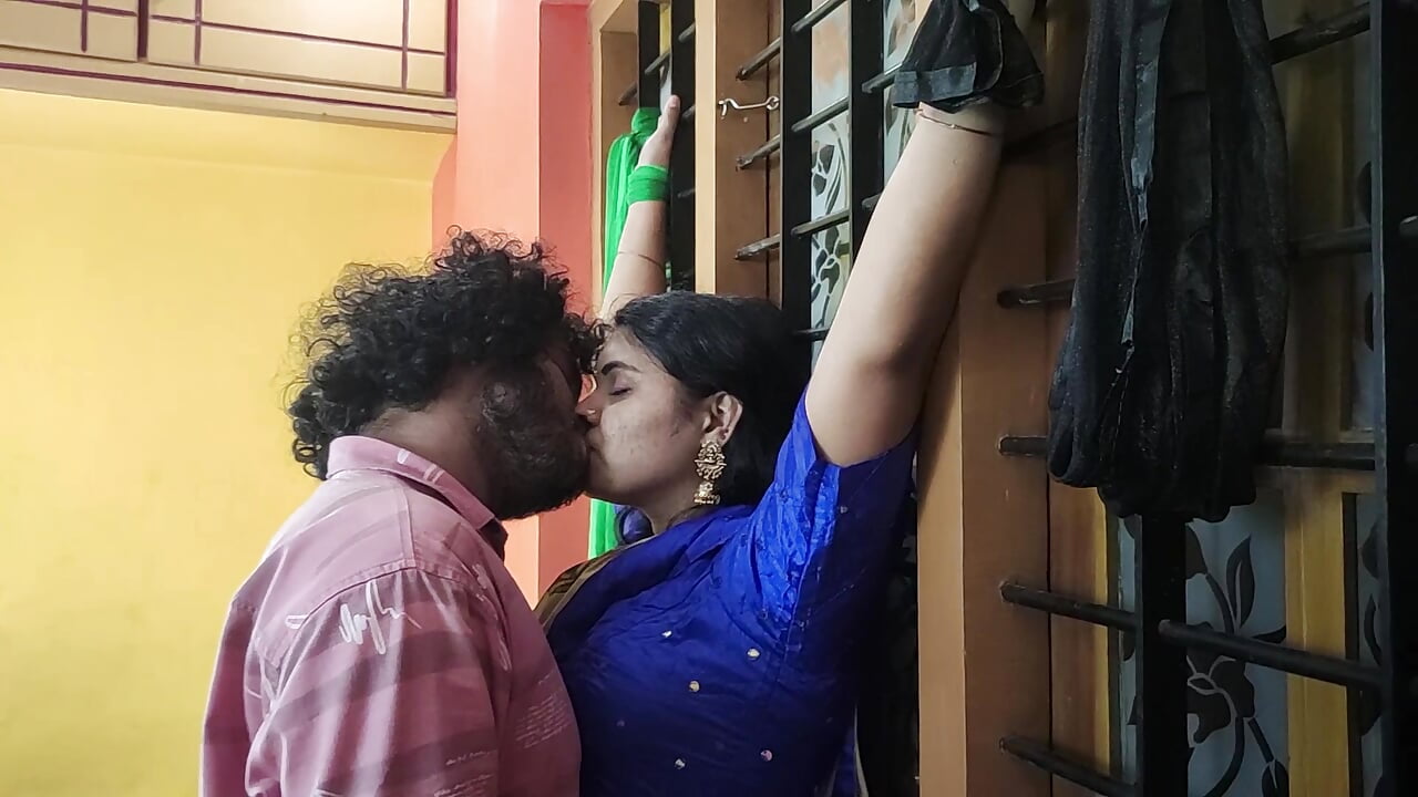 Kerala half saree BDSM hand on window and hot romance with pussy and ass lick romance, Mallu hot sex by Vaishnavy and Sharun Raj