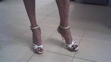 Shynthiah to klasyczne białe sandały na obcasie snapshot 10