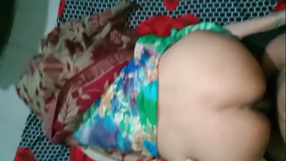 印度家庭主妇后入式和我做爱