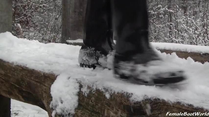 Boot Service in Winter