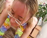 Svůdná nymfo děvka milující chtíč s chlupatou zející kundičkou V scéně 01 z filmu Casalinghe Troie E Pelose snapshot 12