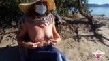 Nippleringlover caliente milf intermitente pezones perforados masturbándose coño perforado meando en la playa tit flash en coche snapshot 7