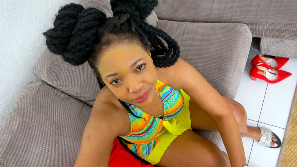 Curvy Black Ethnic Gal σε λαχταριστό ψεύτικο κάστινγκ - AfricanCasting
