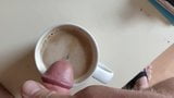 frische Sahne fuer den Kaffee snapshot 2