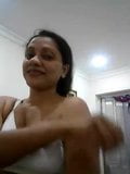 Srilankische MILF neckt snapshot 2