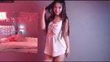 Dolce ragazza asiatica in webcam snapshot 13