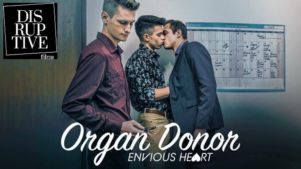 A kockázatos játék, hogy "ki tudja megbaszni a főnököt", az irodában ér véget 3