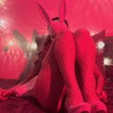 Gorąca cycata milf Alexis Love masturbuje się zabawkami w czerwonym świetle snapshot 7
