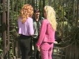 Christi Lake dalam adegan lesbian yang hebat snapshot 2