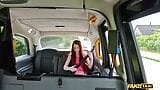 偽タクシー-アイルランド人赤毛が欲求不満になって後部座席でオナニーしてからタクシー運転手とセックス snapshot 1