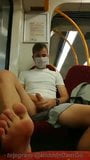 Sega con una maschera sul treno snapshot 5
