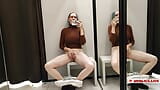 Masturberen in een paskamer in een winkelcentrum. Ik probeer doorzichtige kleren in een paskamer en masturbeer. snapshot 14