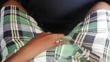 Nackter Junge ins Auto Sex xxx Rückseite Schwanz berühren Ganzkörper-Berührung im Auto snapshot 2