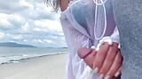 巨乳熟女がビーチで搾乳 snapshot 10