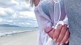 Tetona milf me ordeñó justo en la playa snapshot 10