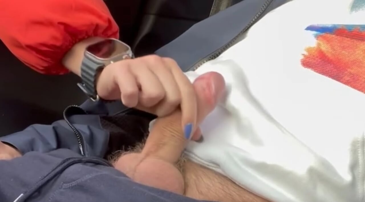 Fremdes M dchen Machte Handjob Im Auto Bis Zum Abspritzen XHamster