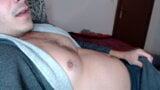 Ragazzo caldo che geme e chiacchiere sporche, si masturba il suo grosso cazzo snapshot 1