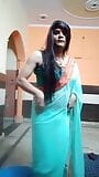 Crossdresser India Shreya Bhabhi dalam lagu Bollywood snapshot 6