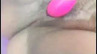 DISFRUTA DE COMO MEROLDOLL SE MASTURBA FRENTE A LA CAMARA | xHamster