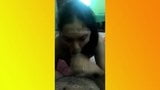 Sri-lankische Ehefrau lutscht den großen Schwanz von Ehemann snapshot 2
