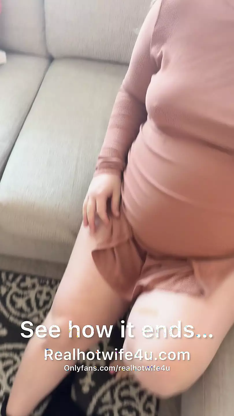 Quickie For Pregnant Hotwife Takes Creampie Home To Her Husband 
