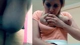 Cameravoyeur - la mamma ha il latte nelle sue tette snapshot 10