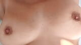 Primer plano extremo de mi esposa milf francesa cachonda bombea el coño filmado al aire libre snapshot 3