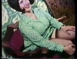 Fete din anii 60 - doamna. țâțe mari (tăcut) snapshot 1