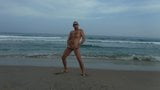 Masturbation sur la plage publique snapshot 3