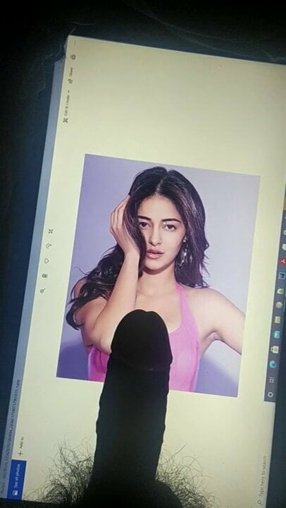 Ananya Pandey m-a făcut să ejaculez tare