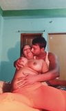 Bhabhi seksi bertetek besar berbogel dengan suami snapshot 6