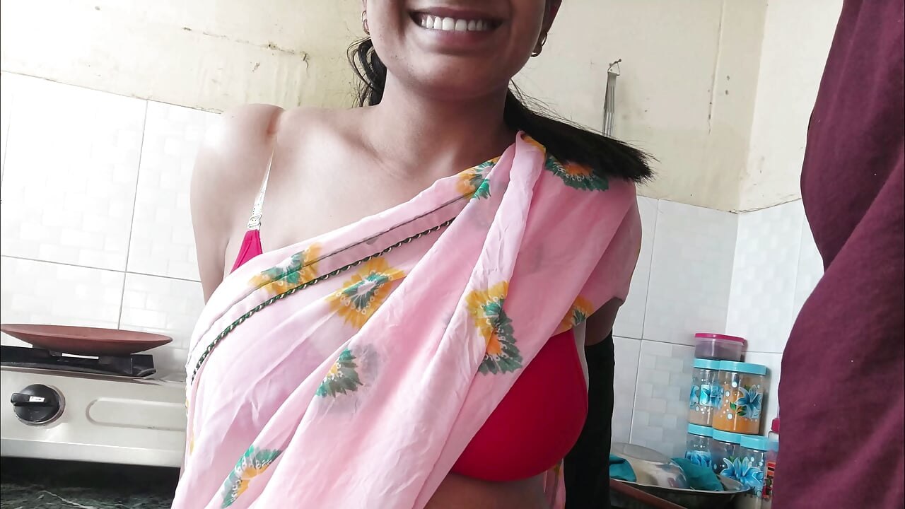 Priya DiDi Ko Kitchen me Khade-Khade Pela - Hindi Fucking While Making Dinner