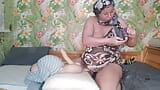 Abuela futa embarazada agrada su polla y su coño snapshot 12