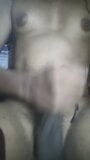 Desi adolescente masturbándose apenas con su polla y mostrando polla snapshot 3