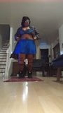 Youtuber Joycelyn Sabal - большая попка танцует под юбкой snapshot 3