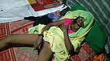 Bhabhi akele room mein Khira se pyaas bujhai sex snapshot 10