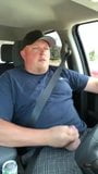 Masturbation d un chub dans une voiture snapshot 2