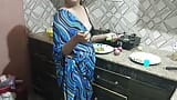 Indian Desi Bhabhi Hard Bee Har Devar In Kitchen Devar Ne Bhabhi Ke Lakh Mana Ke Bhi Chhod Diya snapshot 3