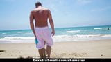 Exxxtrasmall - strandbabe uitgebeend in hotelkamer snapshot 7