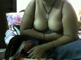 Les seins de Priya sucent snapshot 4