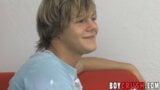 Twink Gay Dillon Samuels bekommt beim Masturbieren Blowjob snapshot 3