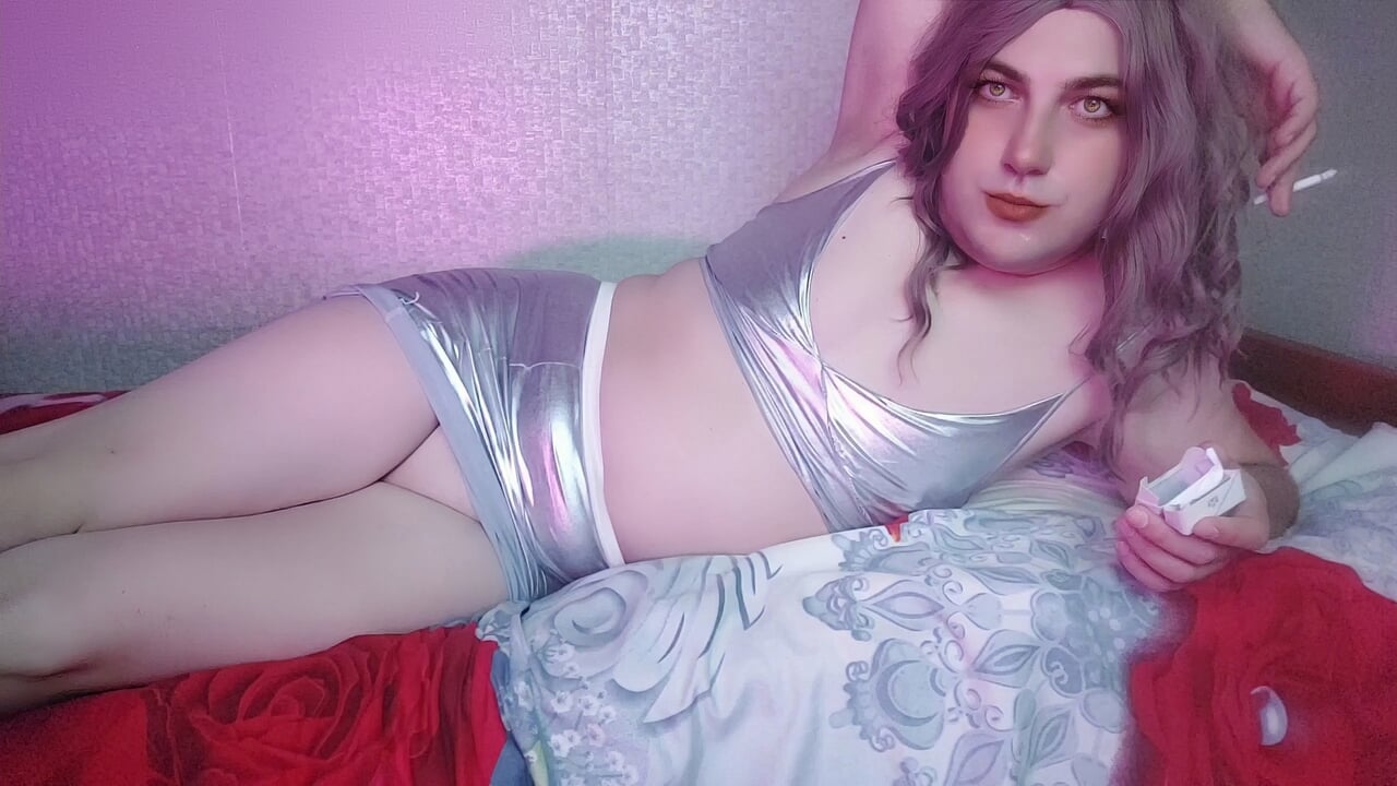 RAUCHEN, sexy MERMAID Femboy, sexy zimmer heiße blondine, süßer transvestiert, striptease, weißer körper, heiße schenkel, kleiner schwanz