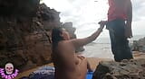 Casal quente fazendo sexo na praia snapshot 4