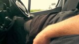 Van chauffeur condoom vullen op drukke openbare weg - slugsofcumguy snapshot 6