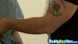 Tyler Sweet umrandet und von Hunk-Papi Jake Decard gefickt snapshot 2