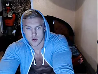 Transseksual yigitni sikadi.