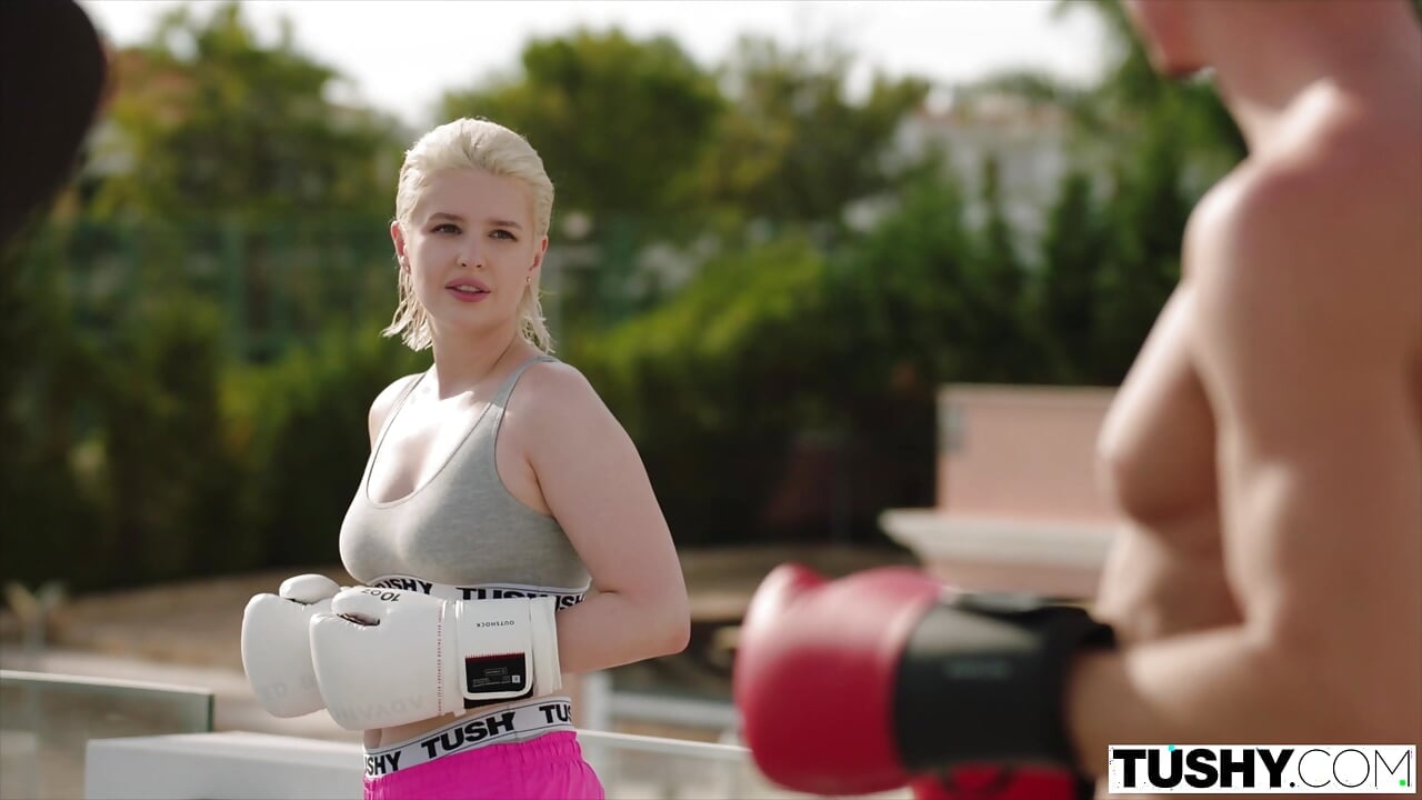 Boxing Beauty Eliz Benson Has Intense Anal With Trainer