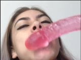 Latina brinca com saliva e faz garganta profunda snapshot 1