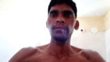 Rajesh piscia nel video del bagno snapshot 1