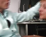 Roodharige Duitse dame krijgt haar geschoren kutje vernietigd door een jonge dekhengst snapshot 4